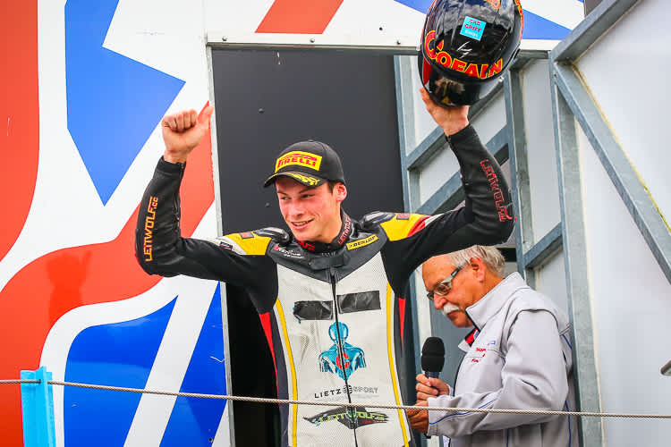 Thomas Gradinger auf dem IDM-Podest