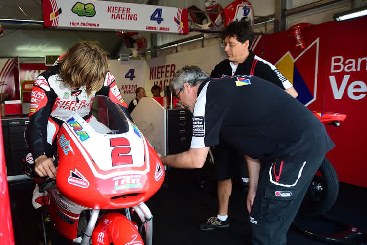 Misano-GP: Remy Gardner, rechts Jochen und Stefan Kiefer