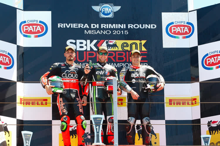 Podest nach Rennen 2: Davide Giugliano, Jonathan Rea und Leon Haslam (v.l.)