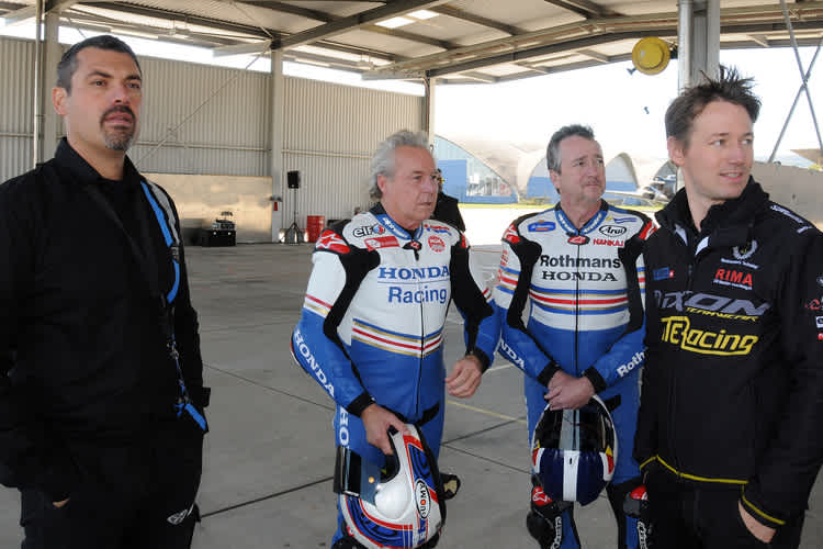 Bei der Vorstellung der Suter MMX 500: Alex Giussani, Gardner, Spencer und Suter-Techniker Reto Karrer