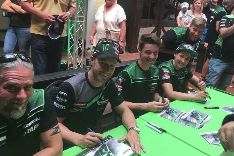 Johnny Rea mit den IDM Fahrern Noderer und Glöckner