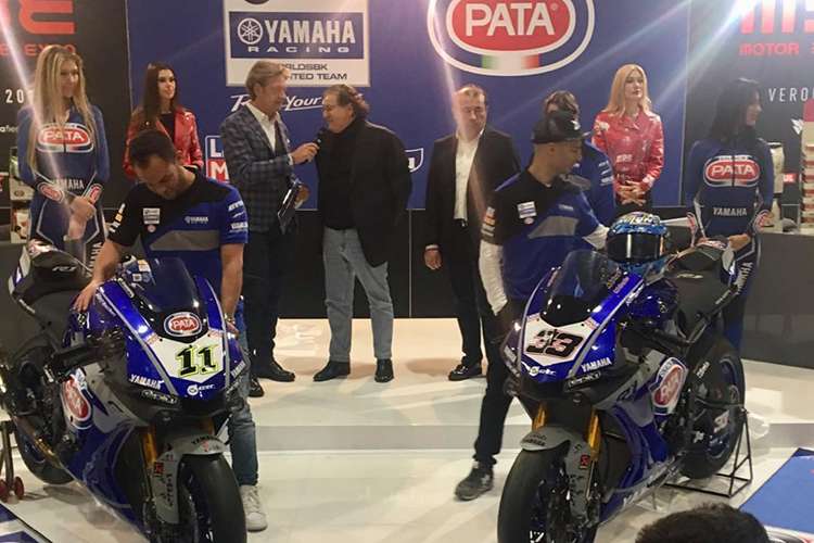 Sandro Cortese (li.) und Marco Melandri (re.) bei der Präsentation in Verona