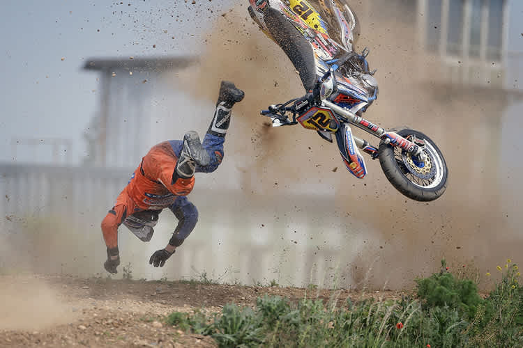 Bernd Hiemer folg durch die Lurft