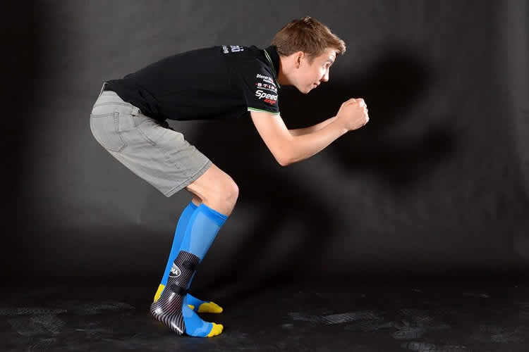 Luca Grünwald vorest noch mit Trocken-Übungen