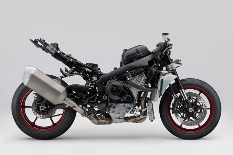 Suzuki GSX-R1000: Kompakterer Motor, längere Schwinge für bessere Traktion