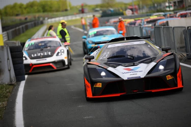 Sieger am Sonntag: Der KTM X-Bow GT4 von True Racing