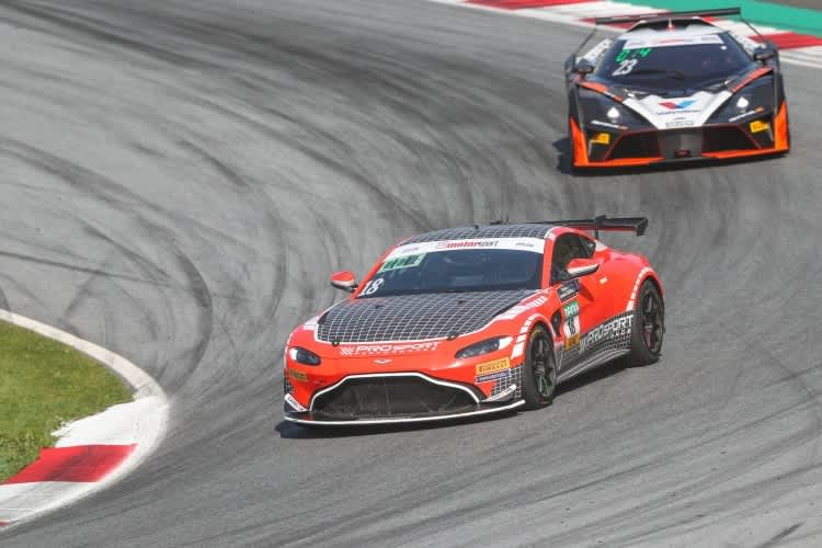 Bestzeit in den freien Trainings am Red Bull Ring für den Aston Martin Vantage GT4 von Propeak Performance