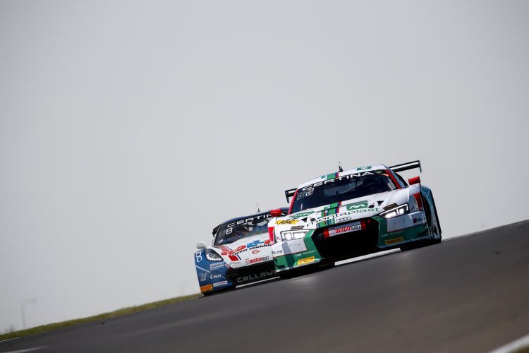 Enger Zweikampf zwischen Audi R8 LMS (re.) und Corvette C7 GT3-R