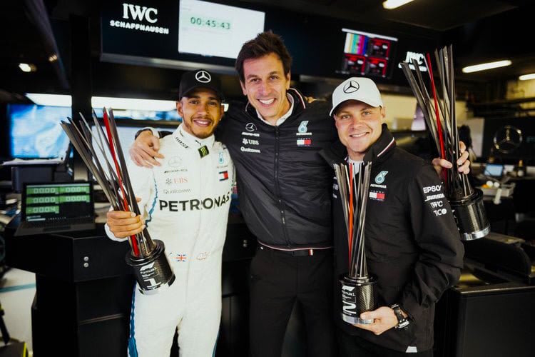 Toto Wolff mit Lewis Hamilton