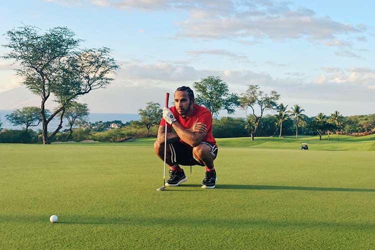 Öfter mal was Anderes: Lewis Hamilton auf dem Golfplatz