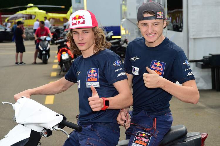 Karel Hanika mit Teamkollege Jack Miller