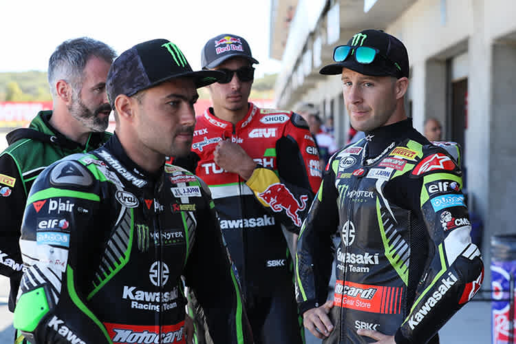 Leon Haslam (91) und Jonathan Rea haben mit der Honda auf einigen Strecken einen schweren Stand