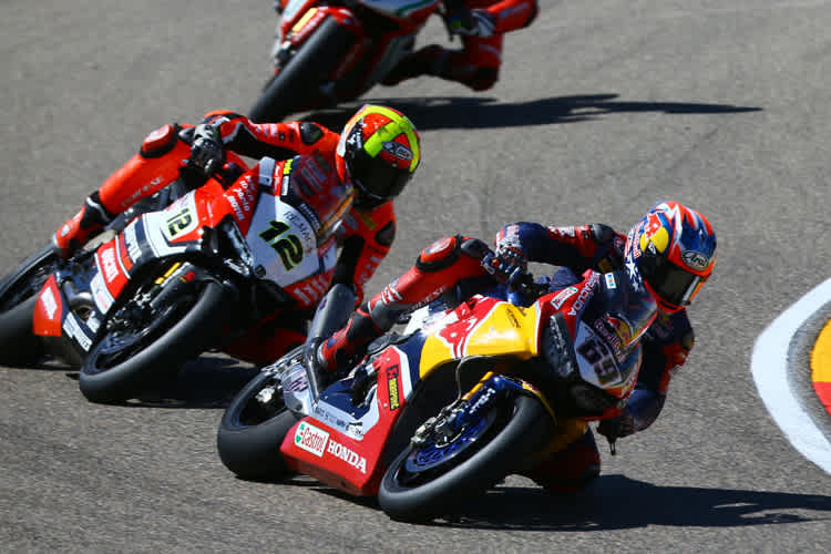 Zu Rennbeginn lag Nicky Hayden vor Javier Fores – der Spanier wurde Sechster