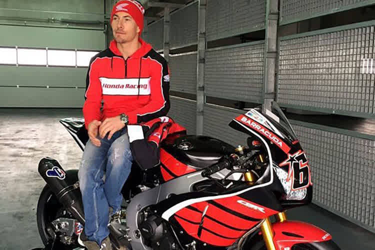 Nicky Hayden mit seinem neuen Arbeitsgerät, der Honda CBR1000RR Fireblade