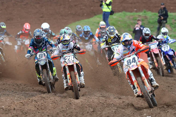 Superfinale in Lacapelle: Seewer (91), Vialle (28) und Herlings (84) vorne