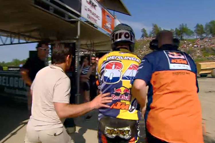 Herlings auf dem Weg ins Medical Center