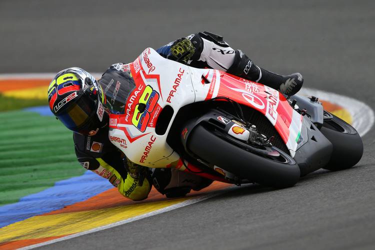 Yonny Hernandez in Malaysia