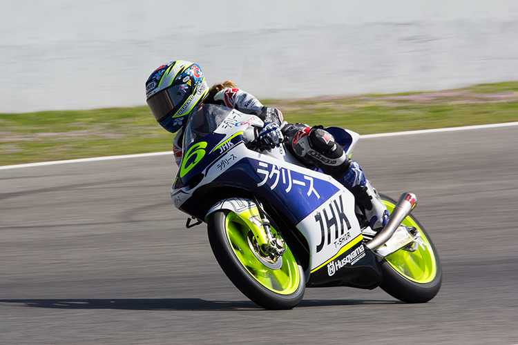 In Jerez testete Herrera mit ihrer 2015er-Husqvarna