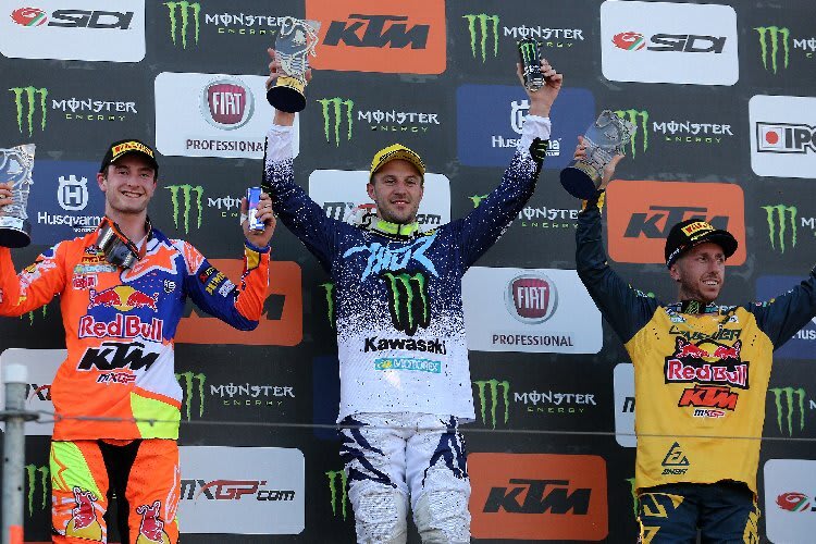 Clement Desalle (mitte) holte für Kawasaki den ersten GP-Sieg 2018