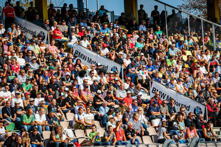Die Zuschauer beim IDM-Finale 2016 in Hockenheim