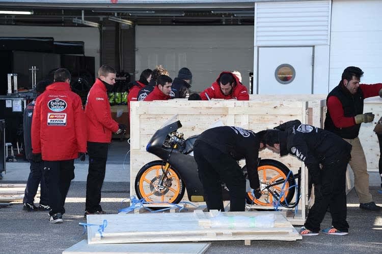 Die Werks-Honda für Fabio Quartararo und Jorge Navarro sind bereits startklar