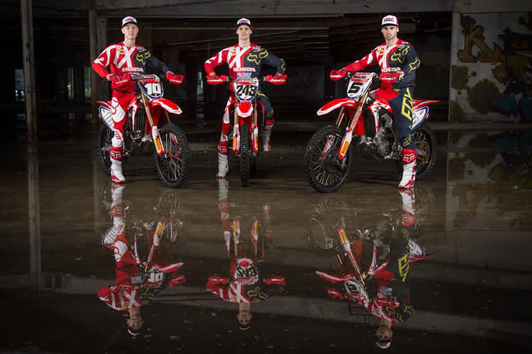 Angeschlagen: Calvin Vlaanderen (10) mit den Verletzten Tim Gajser und Brian Bogers (5)