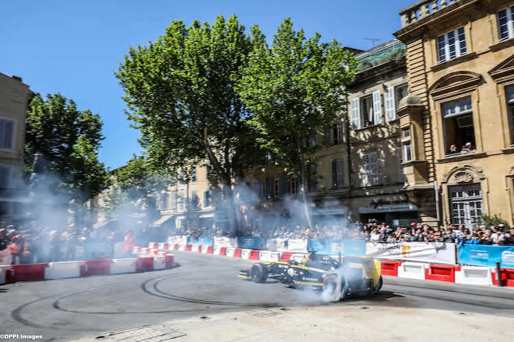 Nico Hülkenberg liess die Reifen rauchen   
