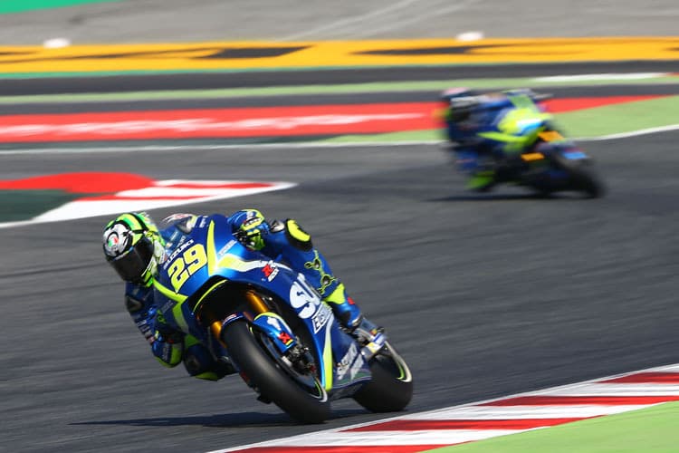 Das Rennen in Barcelona: Iannone (29) vor Guintoli