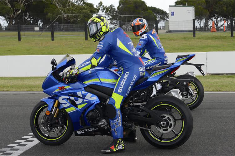 Iannone und Rins auf den GSX-R1000R-Bikes auf Phillip Island