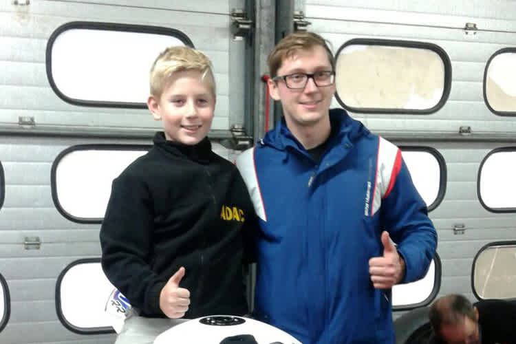 Jannik und Jan (v.li.) beim Kennenlernen