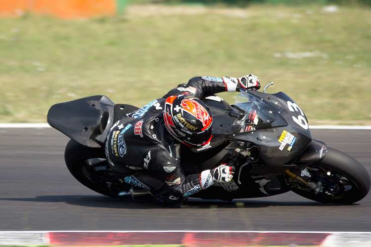 Mika Kallio macht auch auf einem Superbike eine gute Figur