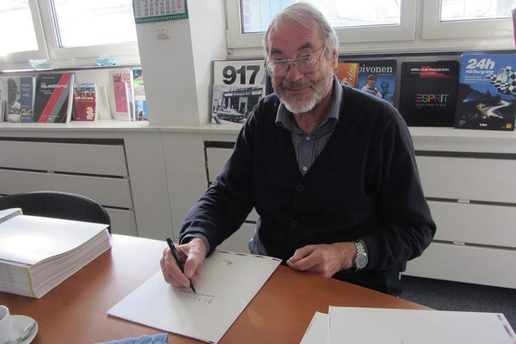 Büsing war Autor zahlreicher Fachbücher