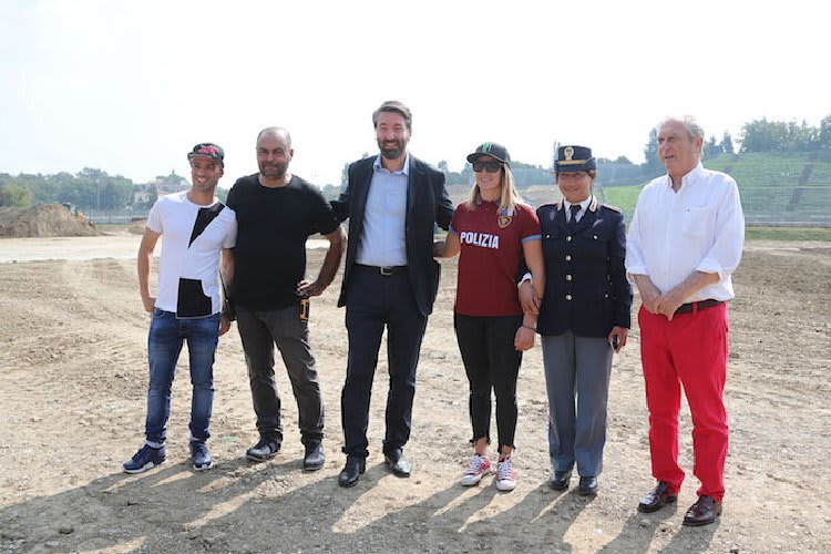 Marco Melandri (links) war der Stargast bei der Präsentation der MX-Piste in Imola