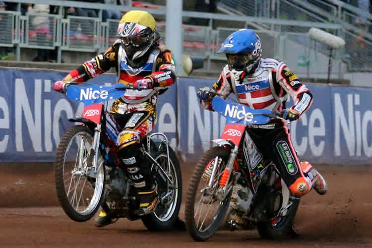 Michael Härtel (li.) im Kampf mit Niels-Kristian Iversen