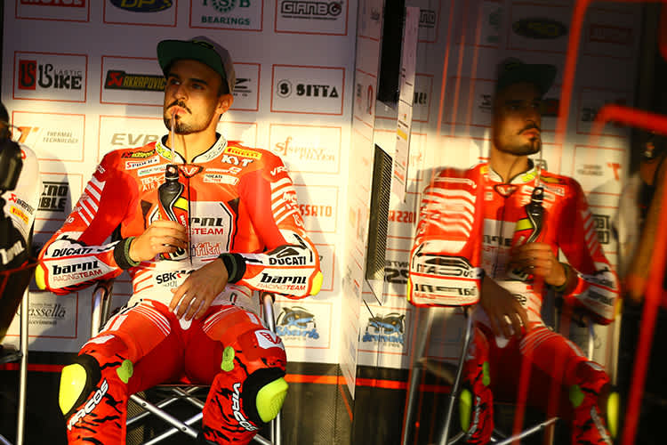 Javier Fores führt in der IDM Superbike