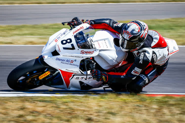 Gareth Jones auf der Kawasaki von Luca Grünwald