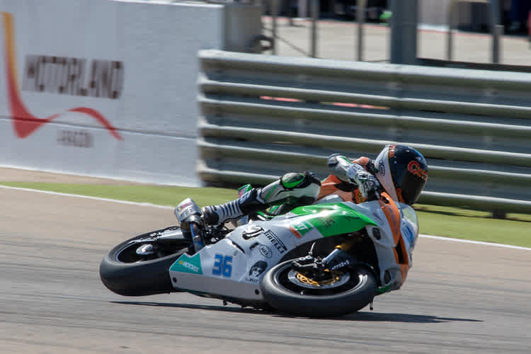 Der Österreicher stürzte in Runde 5, konnte aber weiterfahren