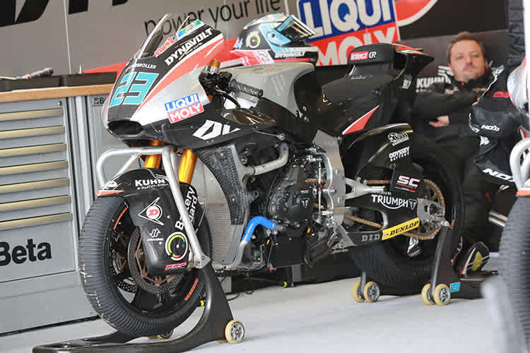 Kalex-Chassis mit Triumph-Motor 2019, rechts ein dynamischer Techniker