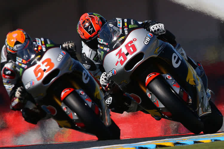 Mika Kallio (36) vor seinem Teamkollegen Tito Rabat (53)