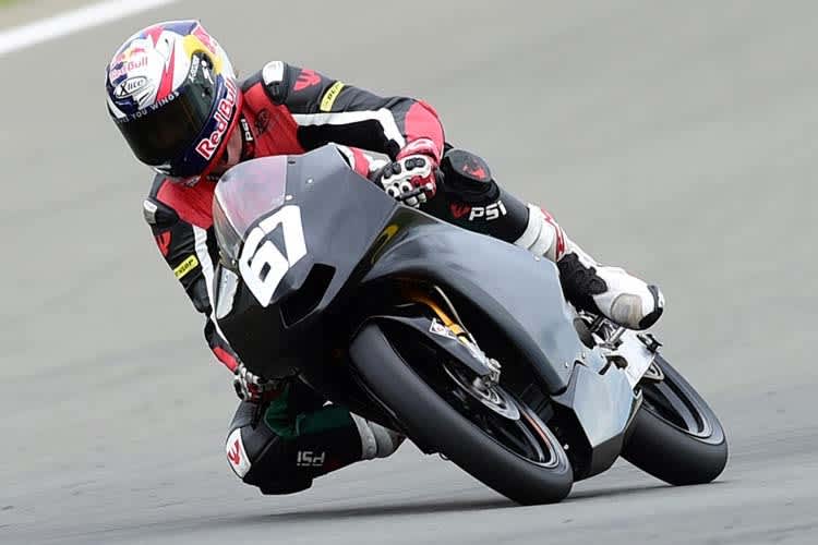 Karel Hanika testete mit dem Team Ariane Racing in Valencia