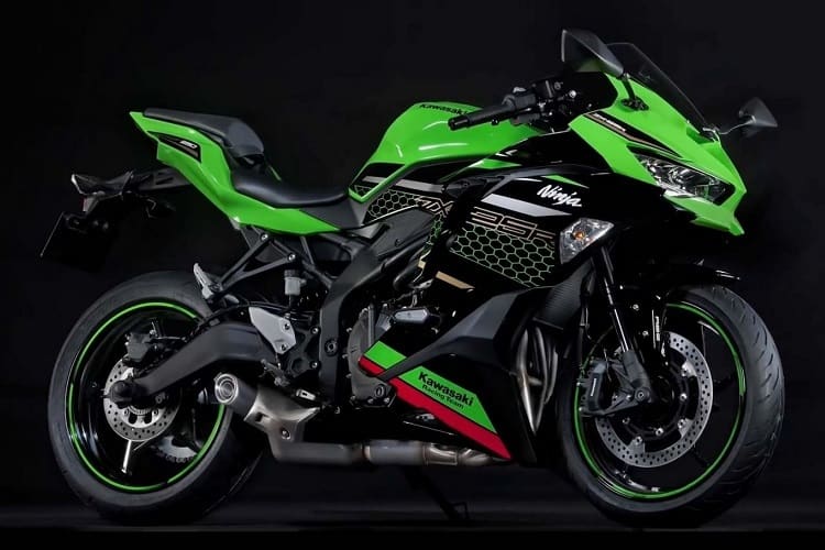 Kawasaki Ninja ZX-25R: Winziger Reihenvierzylinder für astronomische Höchstdrehzahl
