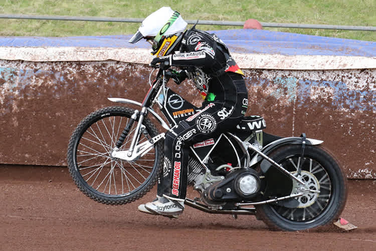 Auch Kevin Wölbert (blau) schied aus der Speedway-EM aus