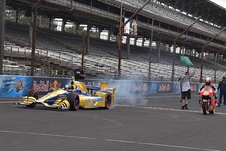 IndyCar vs. MotoGP-Bike