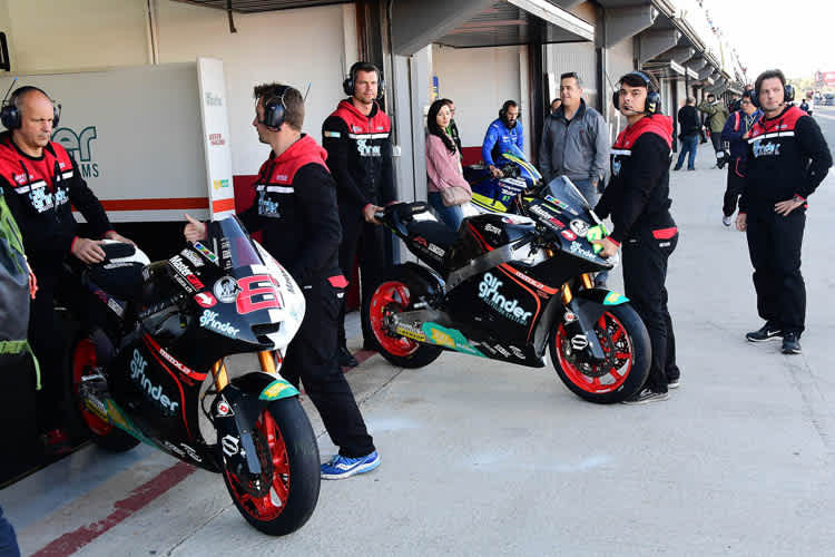 Das Kiefer Racing-Team in Valencia