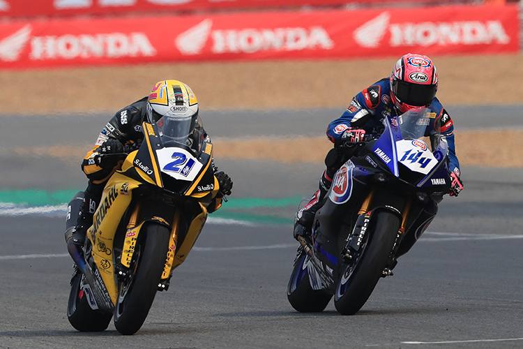 Kurz vor dem Zielstrich: Krummenacher (li.) gegen Mahias