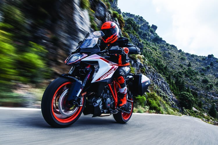 KTM präsentierte auf der Intermot die  KTM 1290 Super Duke GT und 1290 Super Duke R