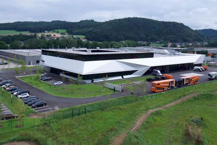 Das Raumschiff in Munderfing: Heimat der Rennabteilungen von KTM und Husqvarna