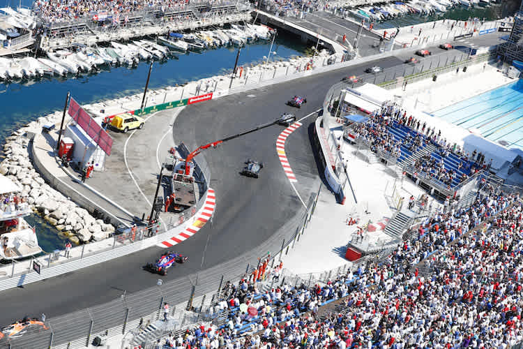 Die sündhaft schnelle Schwimmbadpassage