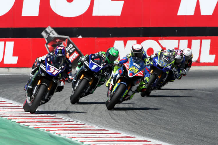 Toni Elias, Roger Hayden und Cameron Beaubier in der Corkscrew-Corner