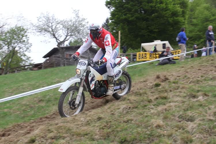 Urs Huber, genannt Langhuber. Einer der wenigen, die den Sattel einer KTM LC4 aufpolstern